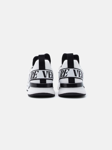 Versace Jeans Couture Rövid szárú sportcipők 'FONDO DYNAMIC' - fehér