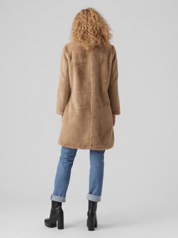 Manteau d’hiver 'VMSUIELLY' VERO MODA en marron