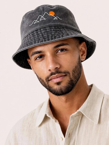 Neverless Hat 'Berg Linie' in Black
