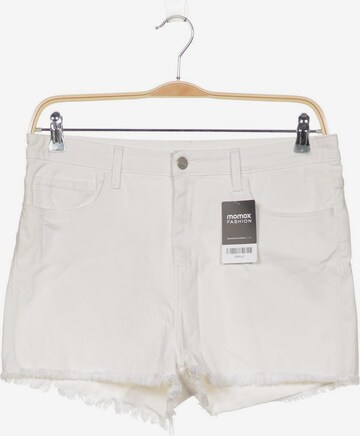 Carhartt WIP Shorts in XL in White: front