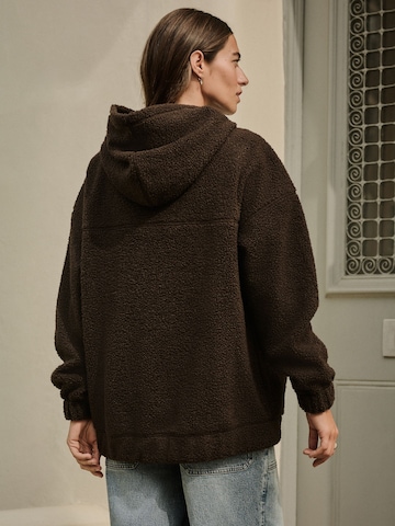 Next - Sudadera en marrón