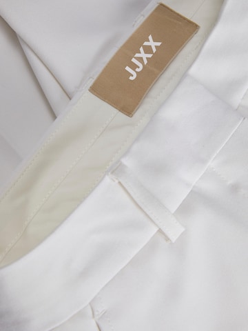 JJXX Loose fit Pleated Pants 'Mary' in White