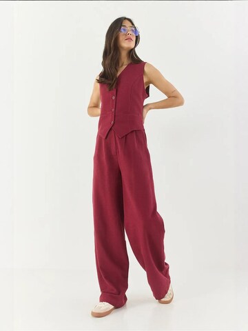 Pantalons de tailleur Bianco Lucci en rouge