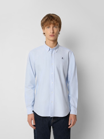 Coupe regular Chemise Scalpers en bleu : devant