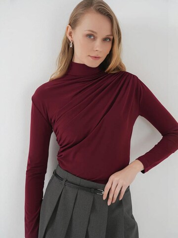 Bigdart Blouse in Red