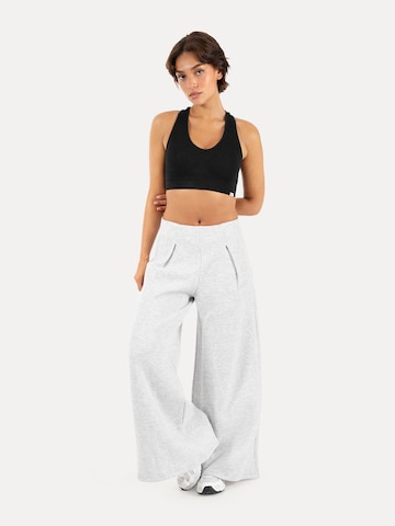 Loosefit Pantalon ' Sylva ' Smilodox en gris : devant