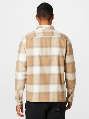 HOLLISTER - Ajuste regular Camisa 'HOLIDAY' en beige