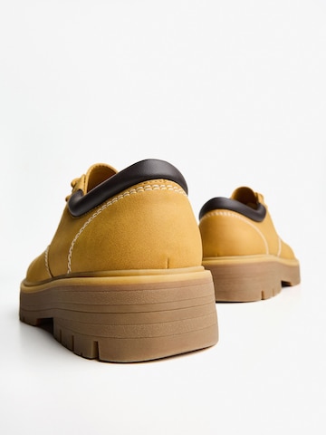 Chaussure à lacets Bershka en marron