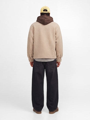 JACK & JONES - Ajuste confortable Chaqueta de entretiempo 'JORBLEECKER' en gris