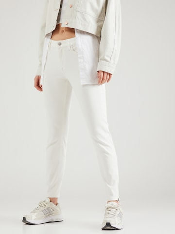 Skinny Jean 'Sadie' QS en blanc : devant