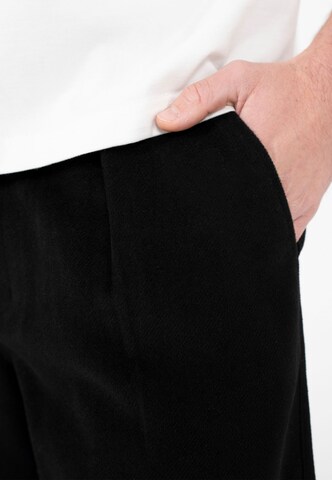 Prohibited Loosefit Bandplooibroek 'Podium' in Zwart