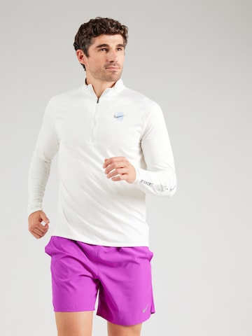 NIKE Funkcionális felső 'STRIDE ENERGY' - fehér: elől