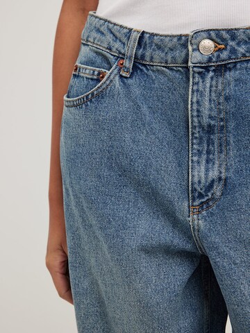 NA-KD Loosefit Jeans in Blau