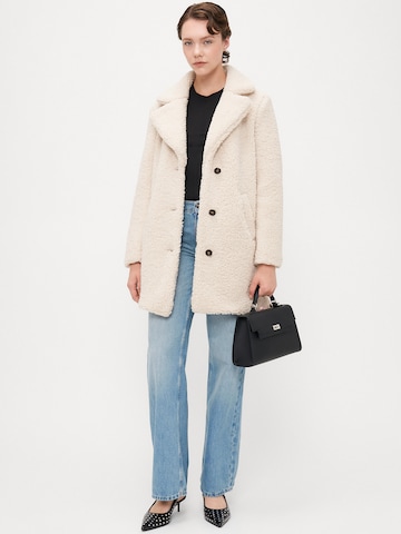 Vero Moda Tall Tussenmantel 'VMKYLIE' in Beige