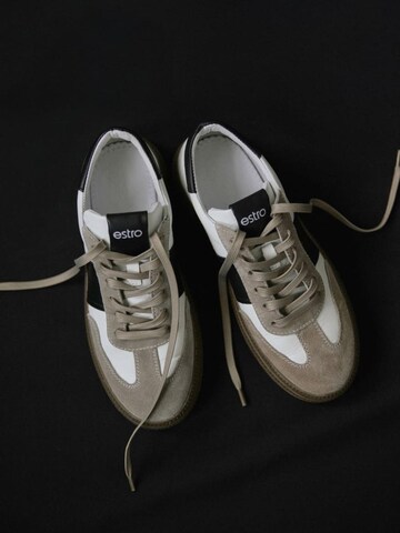 Estro Låg sneaker '09-32998' i vit