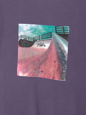 Pull&Bear T- Shirt in Lila