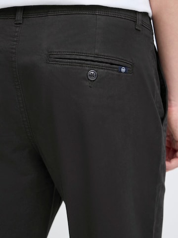 Kronstadt - Regular Calças chino ' KSCummings ' em preto