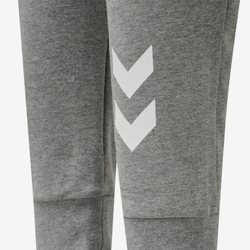 Regular Pantalon de sport Hummel en gris