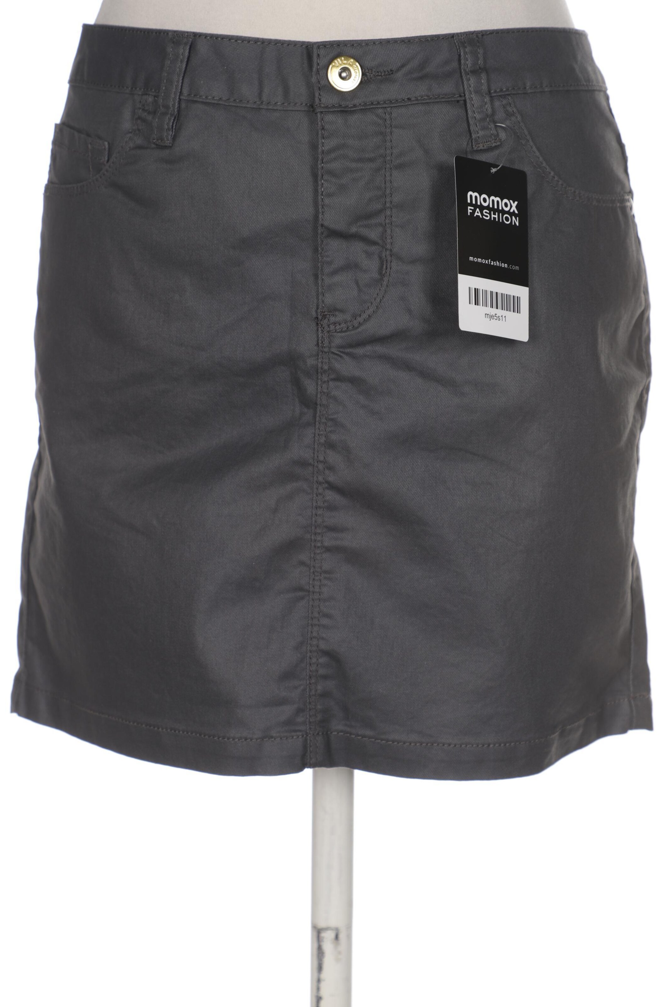 VILA Skirt in M in Grey: front