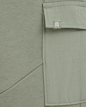 Regular Pantaloni de la WE Fashion pe verde