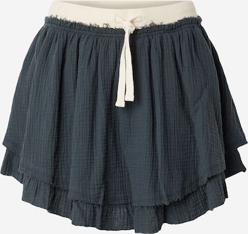 Kamila Šikl Пола в черно: отпред