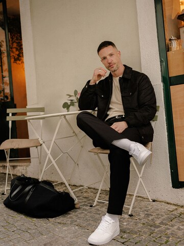 DAN FOX APPAREL Преходно яке 'Nicolas' в черно