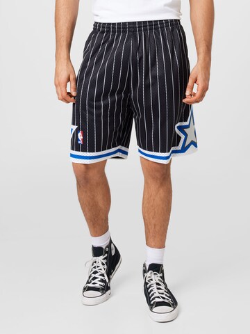 Loosefit Pantaloni sport de la Mitchell & Ness pe negru: față