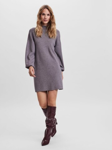 VERO MODA Gebreide jurk in Grijs