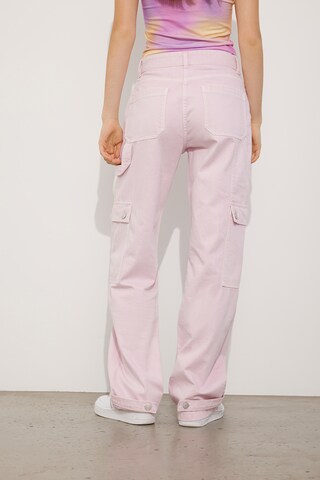 Envii Loose fit Cargo jeans 'Flag' in Pink