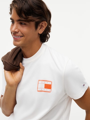 Tommy Jeans Bluser & t-shirts i hvid: side