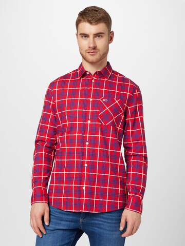 Tommy Jeans Regular fit Button Up Shirt in Red: front