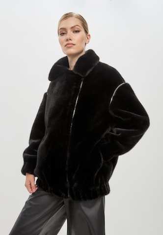 Manteau d’hiver CESARE GASPARI en noir