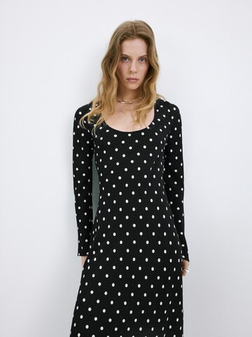 MANGO Kjole 'Alegru' i sort