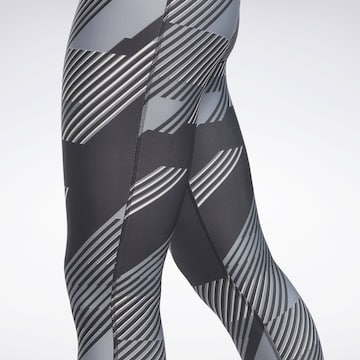 Skinny Pantaloni sportivi 'Workout Ready' di Reebok in grigio