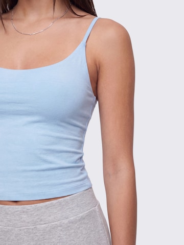 Haut 'Caren' studioselect en bleu