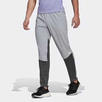 regular Pantaloni sportivi di ADIDAS SPORTSWEAR in grigio: frontale