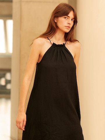 Robe 'Calonie' Aligne en noir