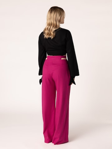 Loosefit Pantaloni di Laurella in lilla