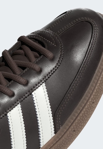 ADIDAS ORIGINALS - Zapatillas deportivas bajas 'Handball Spezial' en marrón