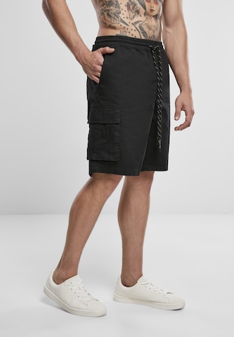 Urban Classics Loosefit Shorts in Schwarz