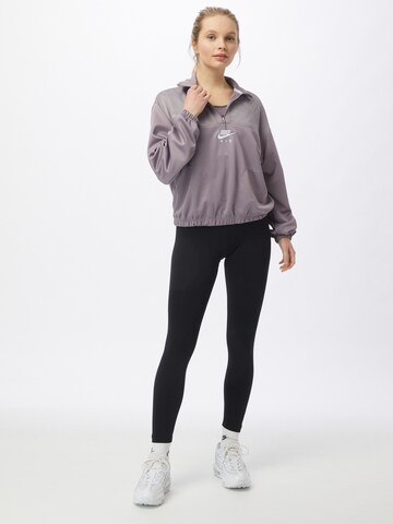 Nike Sportswear Skinny Leggings 'Essential' in Zwart