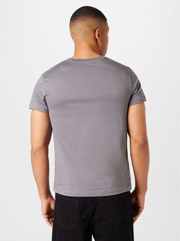 Maglietta 'Winter River' di WESTMARK LONDON in grigio