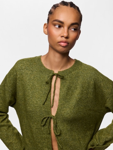 Cardigan 'SALLY' PIECES en vert