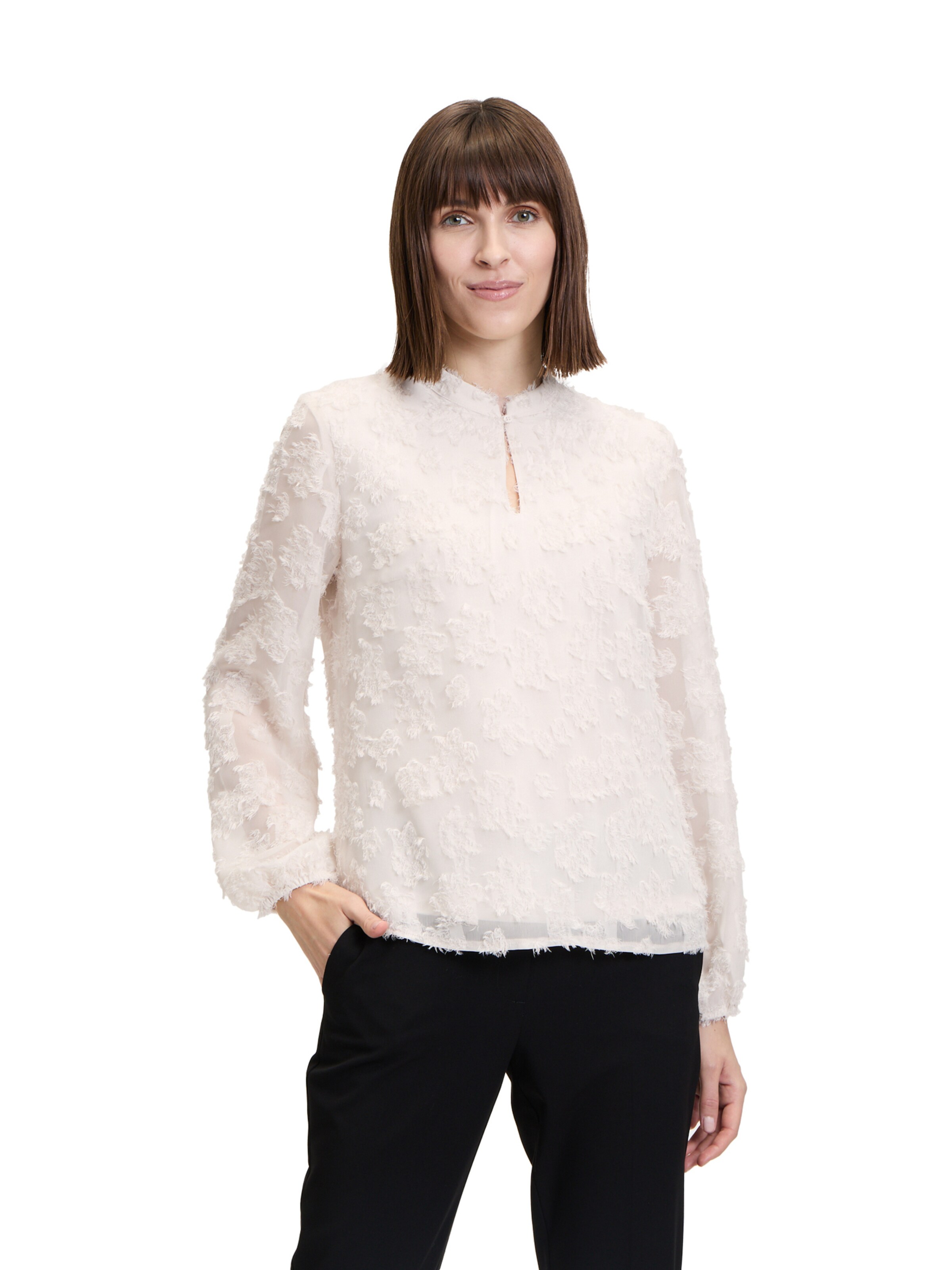 Betty & Co Blouse in Beige: front