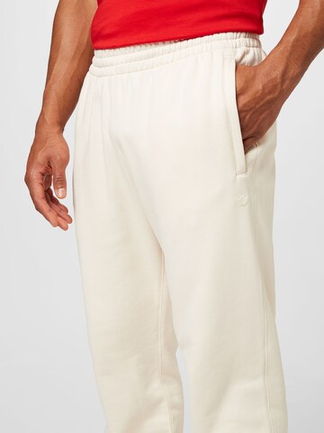 Tapered Pantaloni 'Adicolor Contempo French Terry' di ADIDAS ORIGINALS in bianco