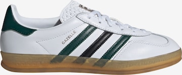 ADIDAS ORIGINALS Matalavartiset tennarit 'Gazelle' värissä valkoinen