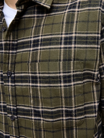 JACK & JONES Comfort fit Button Up Shirt 'JJJames' in Green