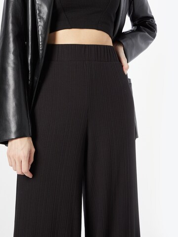 Monki Wide Leg Hose in Schwarz