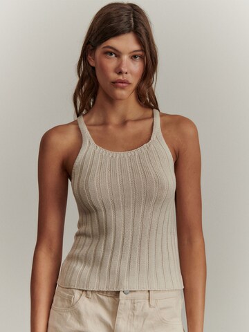 Tops en tricot 'Ronja' ABOUT YOU x Marie von Behrens en beige : devant