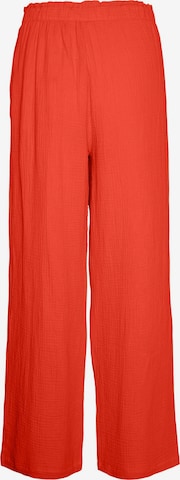 Wide leg Pantaloni de la VERO MODA pe roșu